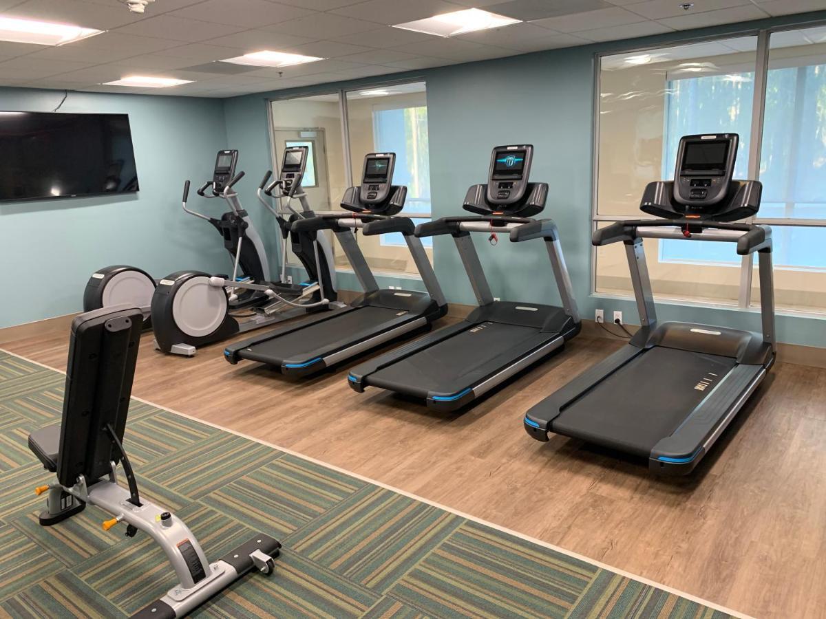 Holiday Inn Express & Suites Wilmington West - Medical Park By Ihg Exteriör bild