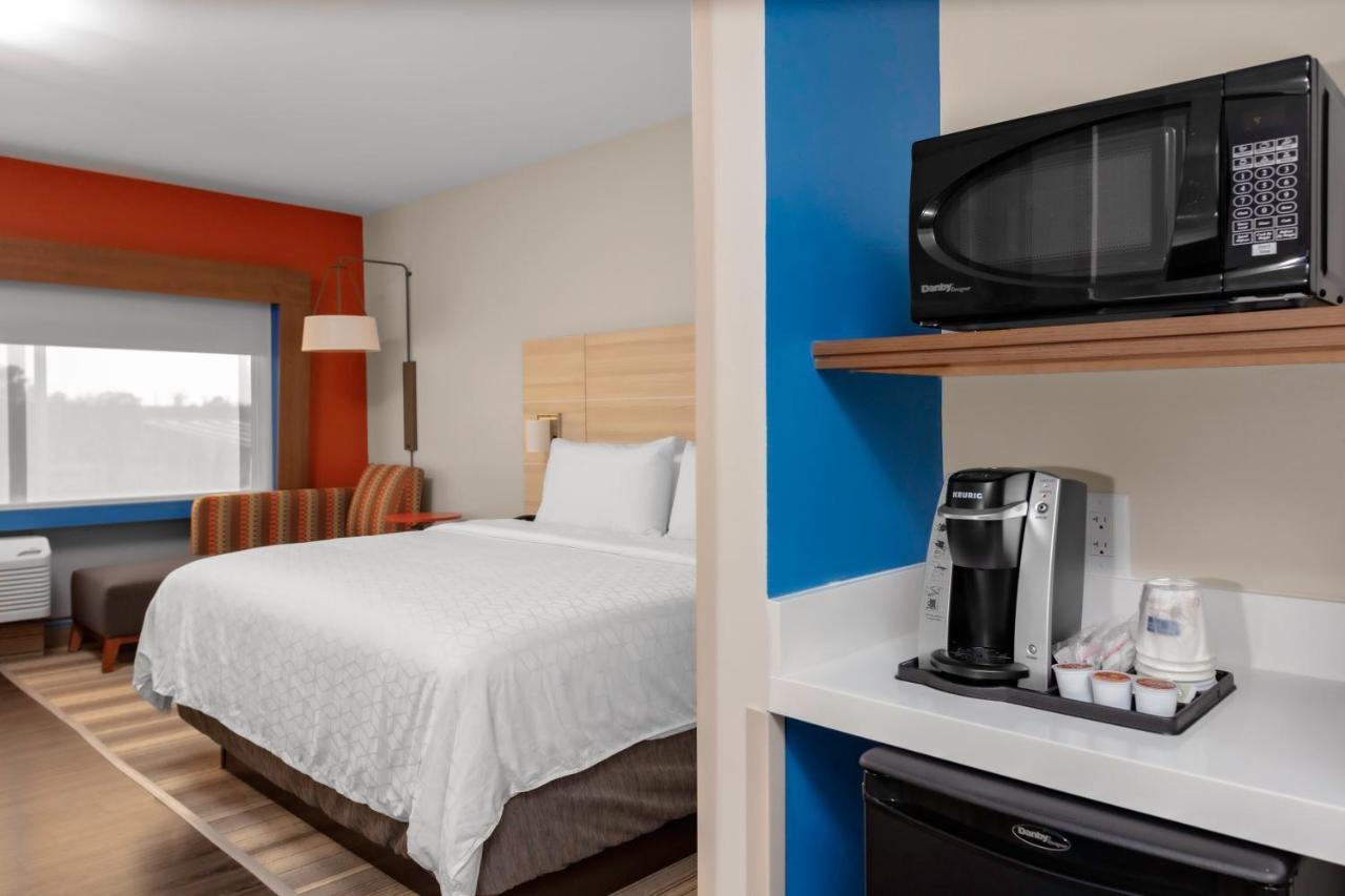 Holiday Inn Express & Suites Wilmington West - Medical Park By Ihg Exteriör bild