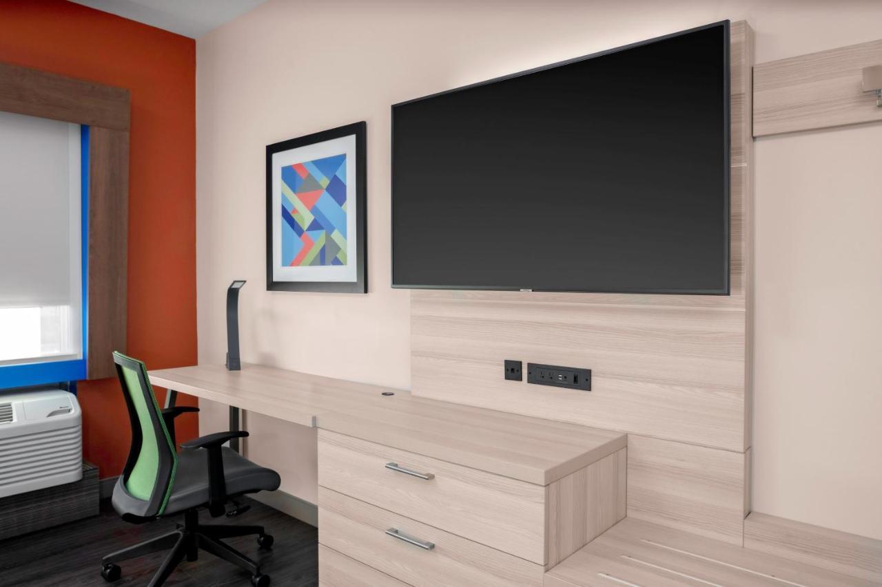 Holiday Inn Express & Suites Wilmington West - Medical Park By Ihg Exteriör bild