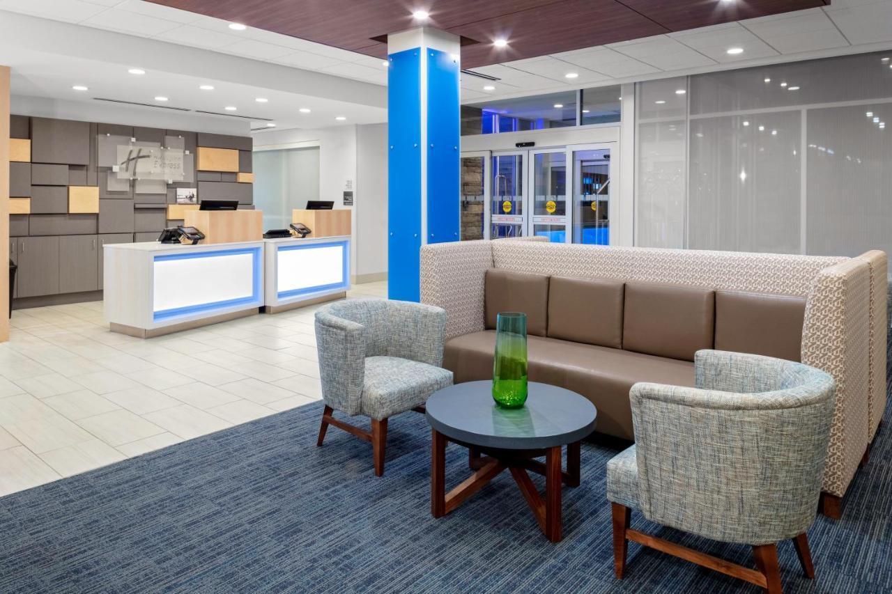 Holiday Inn Express & Suites Wilmington West - Medical Park By Ihg Exteriör bild