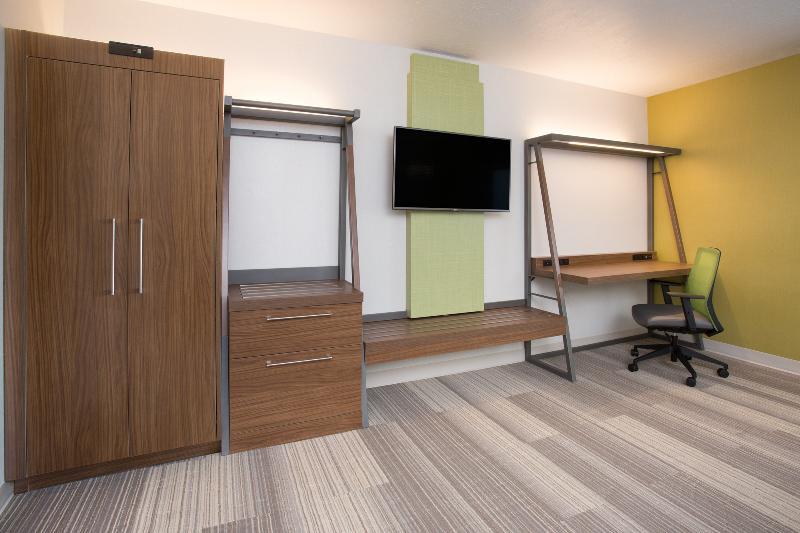 Holiday Inn Express & Suites Wilmington West - Medical Park By Ihg Exteriör bild